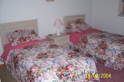 TWIN BEDROOM