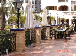Villamartin Plaza - 10-15 min walk