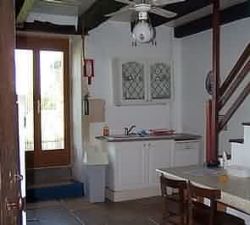 Le Four kitchen - door to garden
