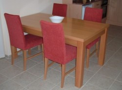 Plenty of seating for 4
