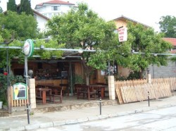 Another welcoming bar-restaurant