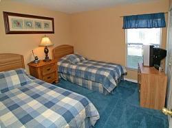 Fifth Bedroom with 2 Twin Beds