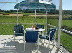 Enjoy a drink and relax with the stunnin