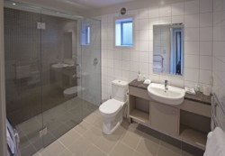 Main bathroom