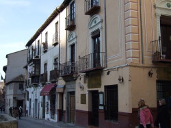 Old town Granada - 1 hour away!