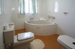 bathroom villa palma