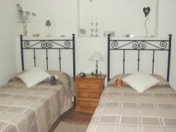 Twin bedroom