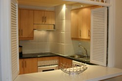 Modern and fully equipped kitchen