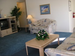 ALTERNATE VIEW OF LOUNGE