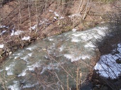 river to rear of villa