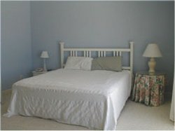 DOUBLE BEDROOM